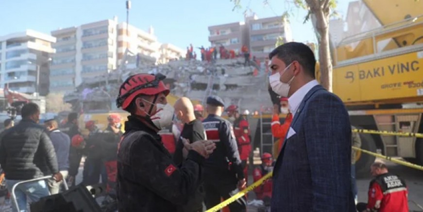 Gökhan Yüksel İzmir halkının yardımına koştu