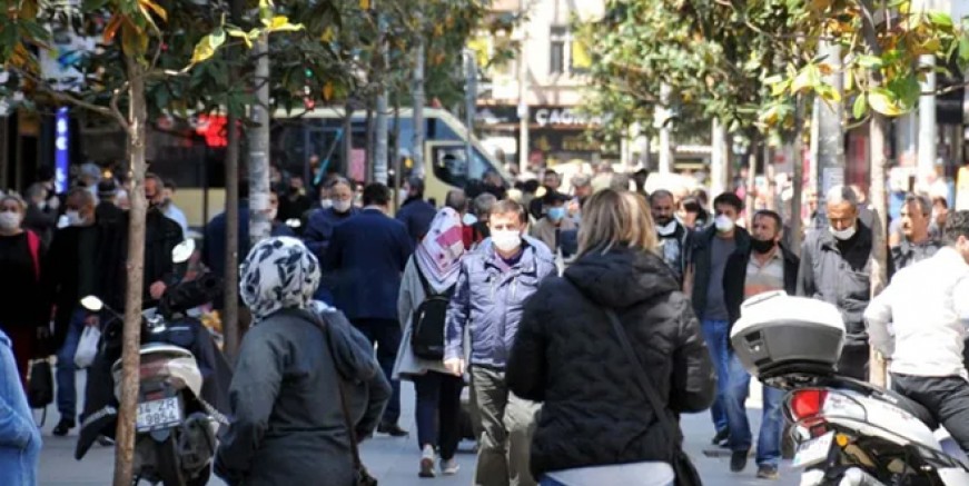 İstanbul’da sokakta sigara içmek yasaklandı