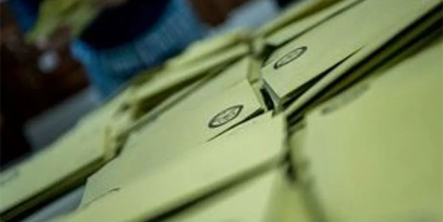 Sadece 2 parti barajı geçebiliyor