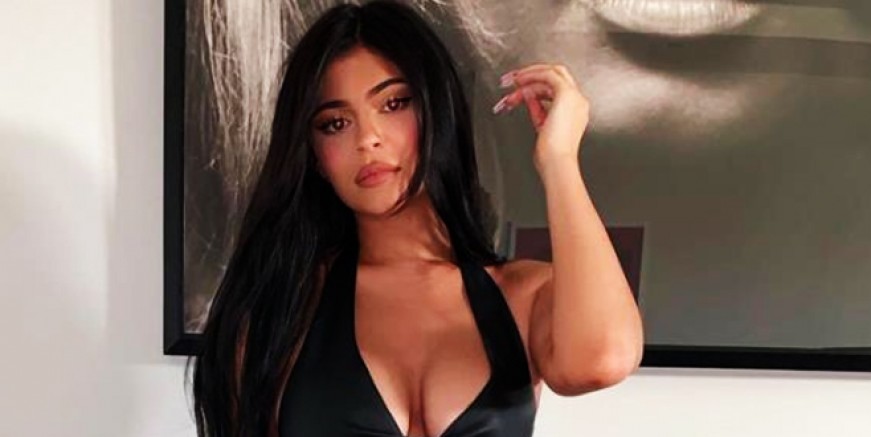 Kylie Jenner bikinisiyle Insatgram’ı patlattı