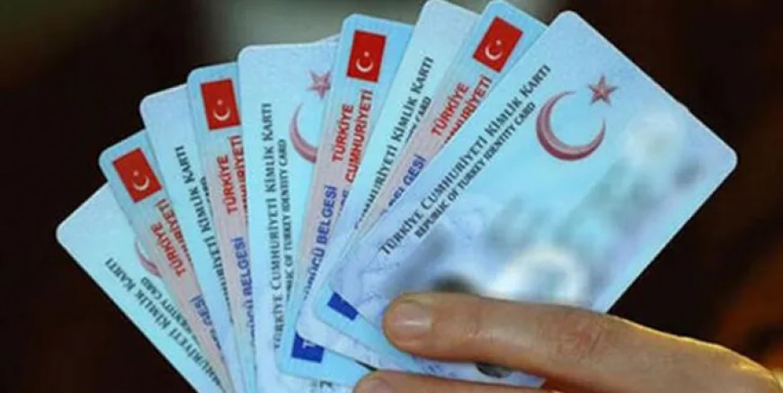 Türk vatandaşları 5 ülkeye kimlikle girebilecek