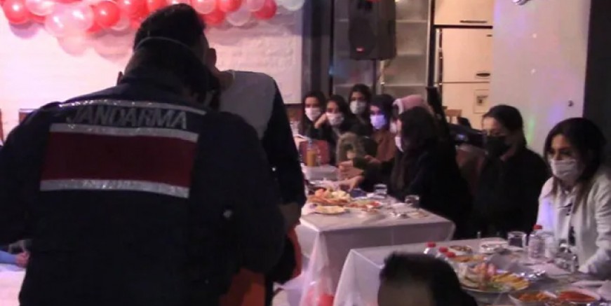 Yılbaşı partisine Jandarma baskını!