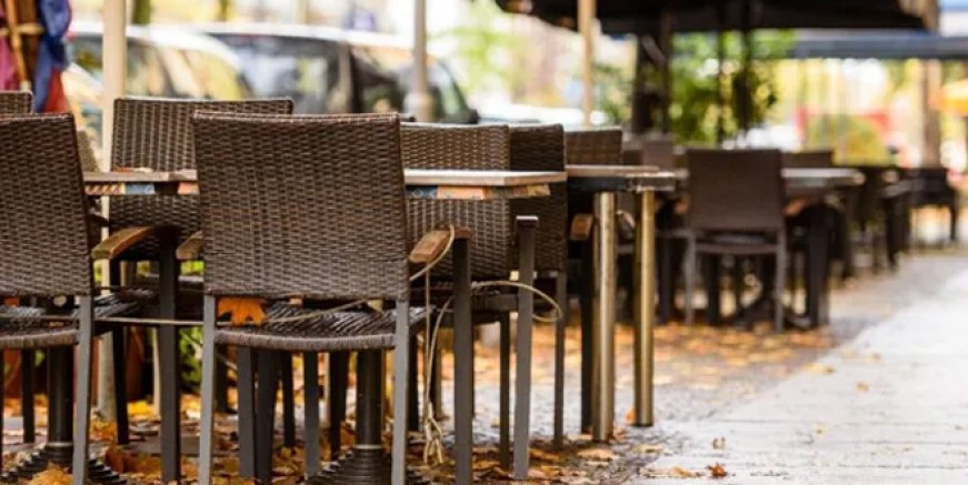 Esnaf isyan etti; AVM’ler açık biz niye kapalıyız?