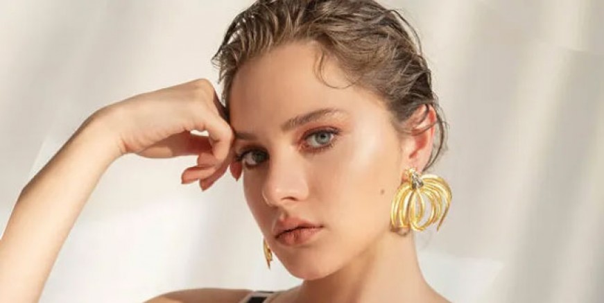 Miray Daner şarkıcı oluyor