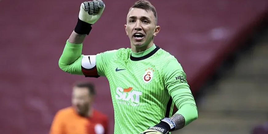 Muslera Fatih Terim’in odasını bastı