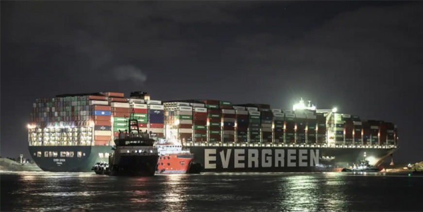 Süveyş Kanalı’nı tıkayan Ever Given kurtarıldı