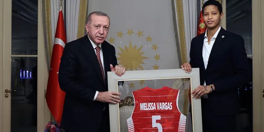 Fenerbahçeli Vargas Türk oldu!