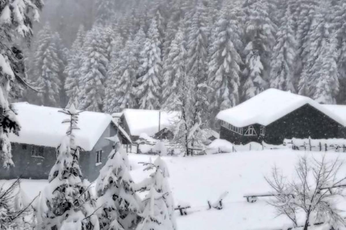 Düzce’de Nisan karı bir metreyi aştı