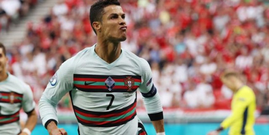 Ronaldo bir rekoru daha tarihe gömdü