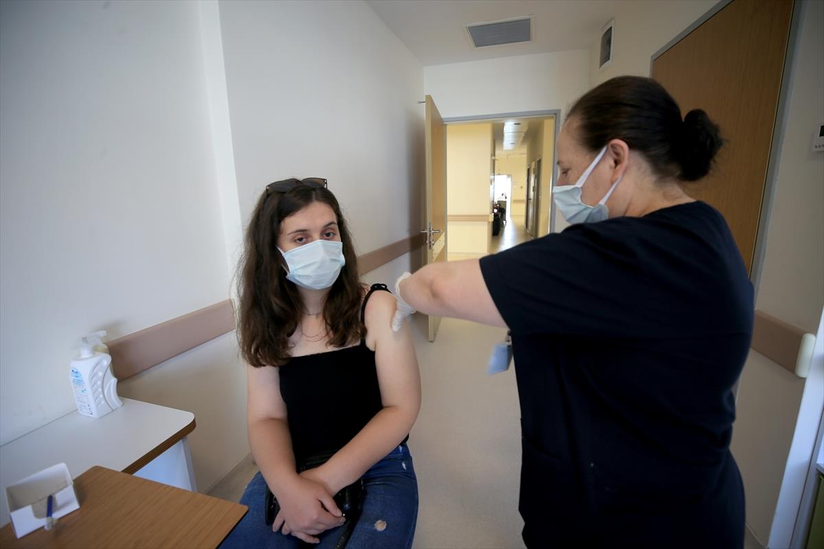 Koronavirüsü atlatanlara tek doz yapılacak