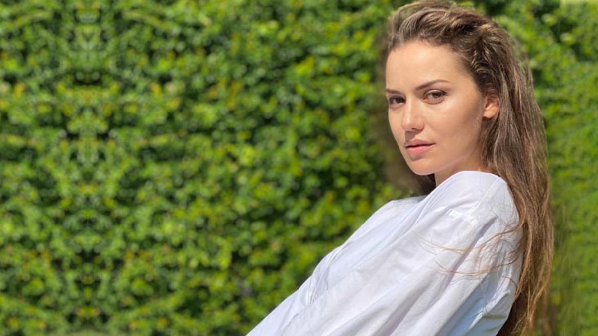 Fahriye Evcen takipçilerini mest etti