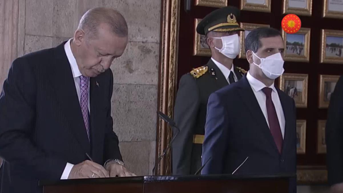 Cumhurbaşkanı Erdoğan Ata’nın huzurunda!