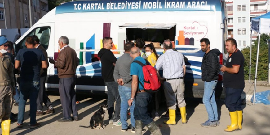 Kartal Belediyesi Karadeniz’de yaralara merhem oldu