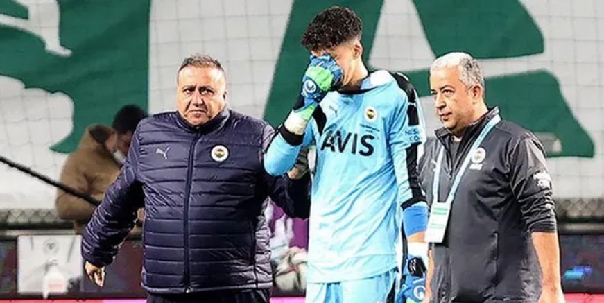 Altay Bayındır ameliyat oldu