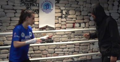 Tuzlalı kadınlar kick boks öğreniyor