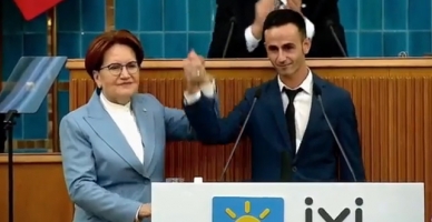 Atanamayan Öğretmen yürekleri dağladı