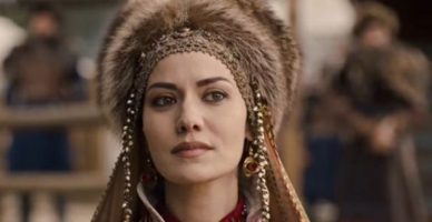 Fahriye Evcen uludu sosyal medya yıkıldı