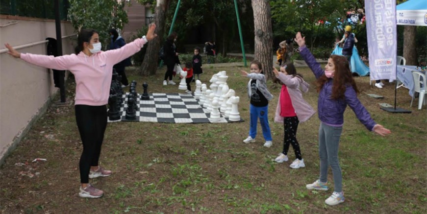 Gökhan Yüksel’den Kartallı miniklere tatil armağanı