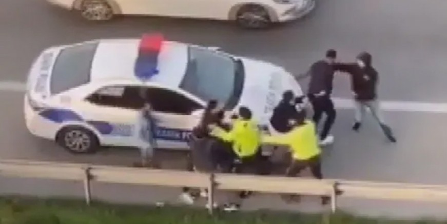 Gülsuyuspor-Kartalspor maçı adeta savaşa döndü