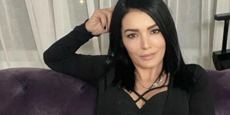 Havva Öztel bikinili pozlarını paylaştı