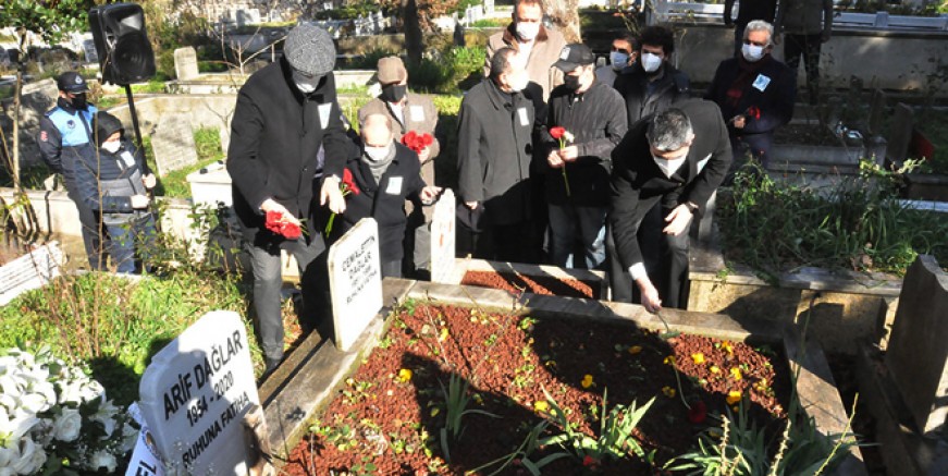 Arif Dağlar kabri başında dualarla anıldı
