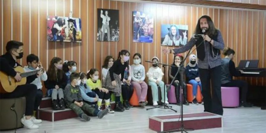 Barış Manço kendi yaptırdığı okulda anıldı