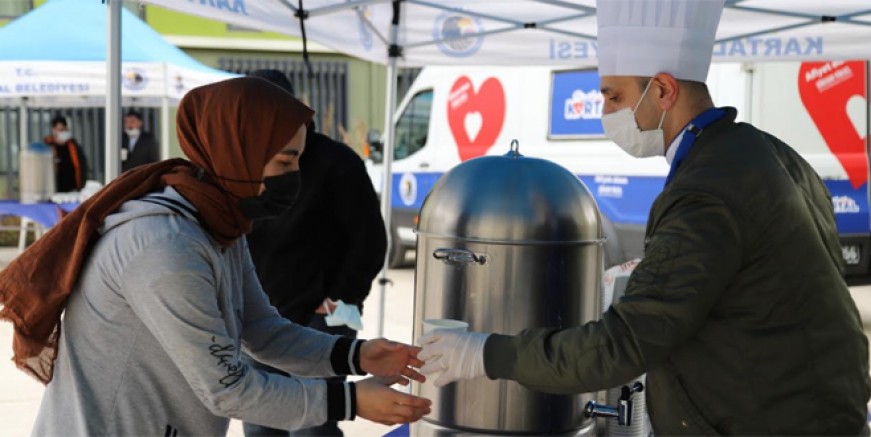 Gökhan Yüksel üniversiteli gençleri unutmuyor!