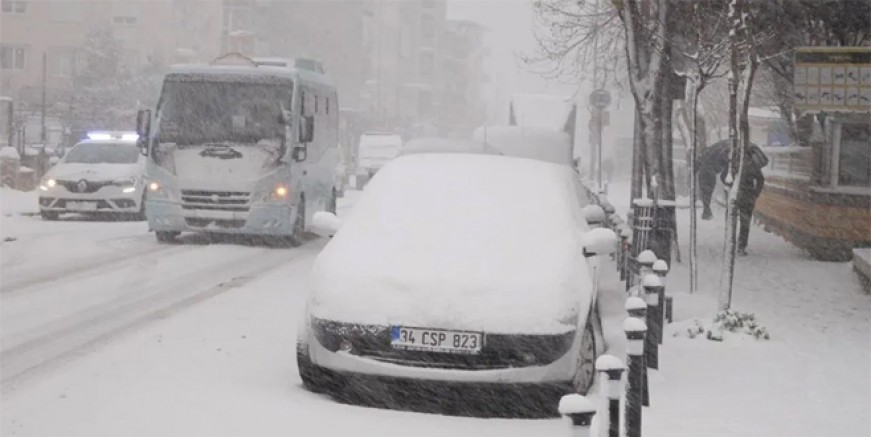 İstanbul Aybar Kar Fırtınası’na teslim!