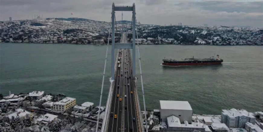 İstanbul Boğazı çift yönlü olarak geçişlere kapatıldı!