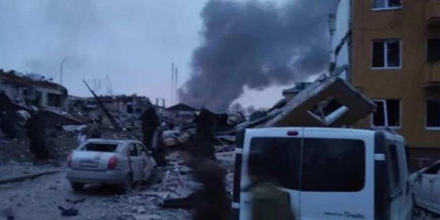 Rusya NATO eğitim üssünü 30 roketle vurdu