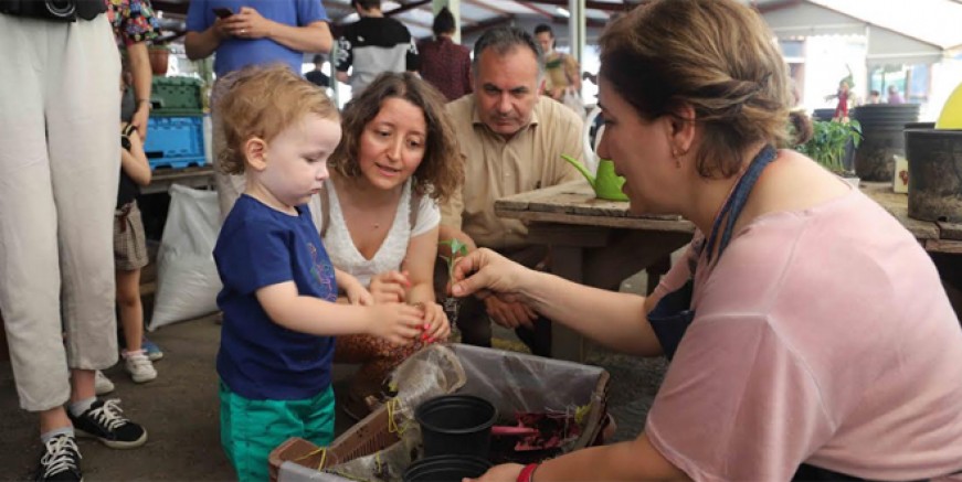 Kartal’da minik eller toprakla buluştu