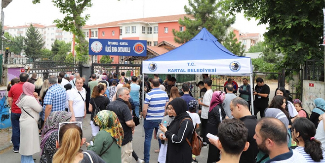 Kartal Belediyesi’nden LGS’ye giren öğrencilere destek