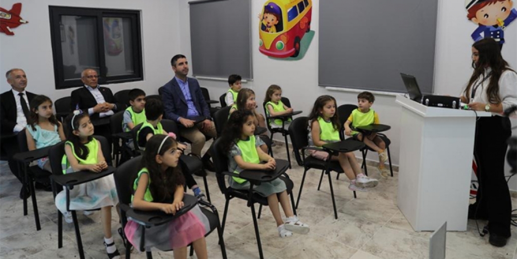 Kartal’ın miniklerine uygulamalı trafik eğitimi