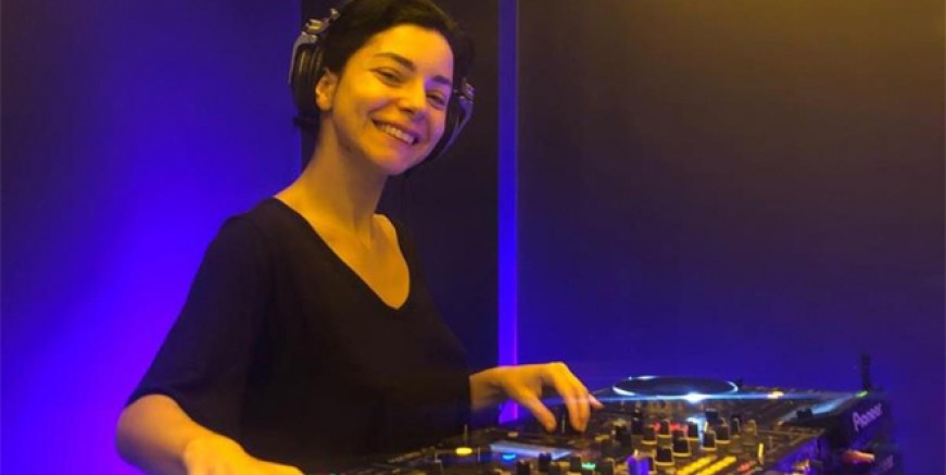 Merve Boluğur sosyal medyayı ikiye böldü