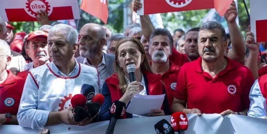 DİSK TÜİK’i yerden yere vurdu