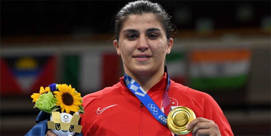 Busenaz Sürmeneli’nin hayatı kitap oldu