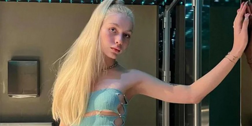 Aleyna Tilki sokak ortasında döktürdü