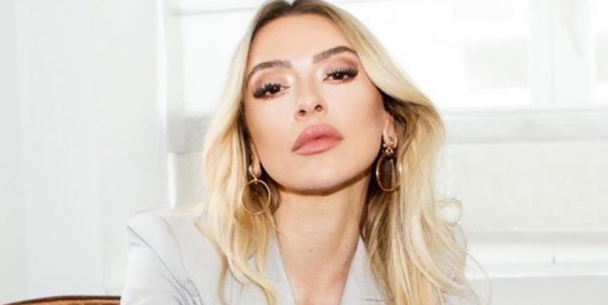 Hadise göğüs dekoltesiyle büyüledi