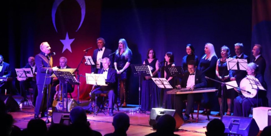 Atatürk’ün sevdiği şarkılar Kartal’da yankılandı