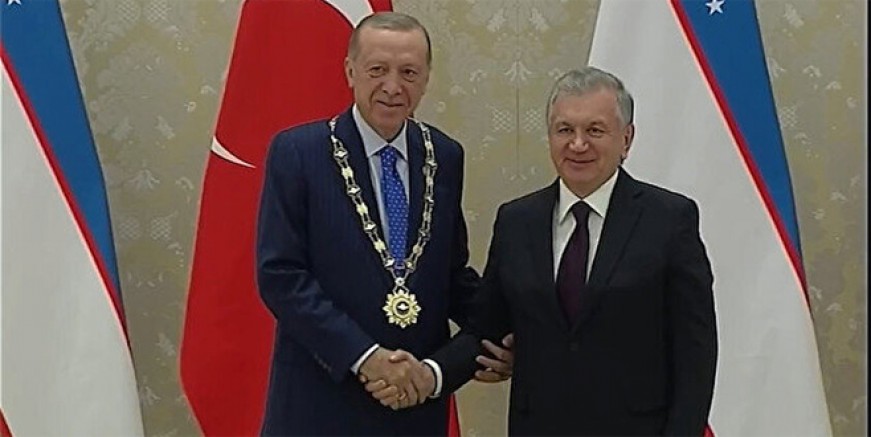 Cumhurbaşkanı Erdoğan’a İmam Buhari Nişanı verildi