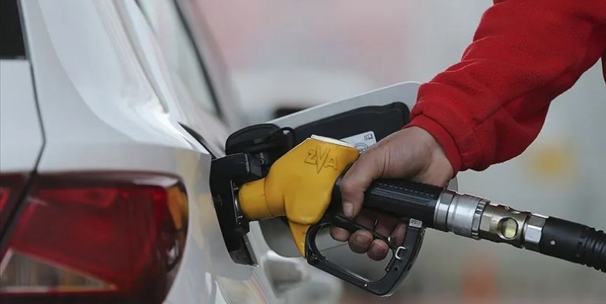 Akaryakıtta yeni fiyatlar: Benzine indirim geliyor