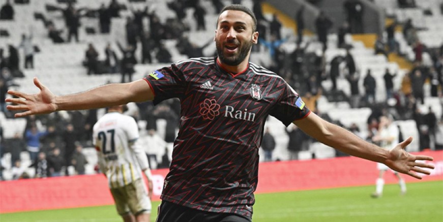 Cenk Tosun Beşiktaş’ı ipten aldı