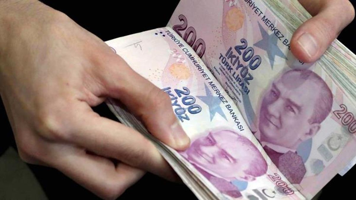 Memurlardan ek zam talebi: Artık zaruri bir hal almıştır