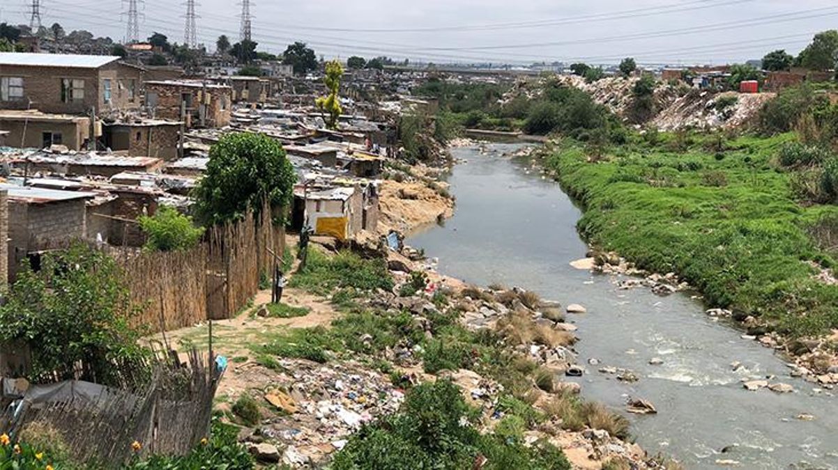 Güney Afrika’da sel ayin yapan grubu yuttu!