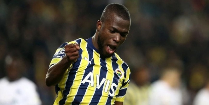 Enner Valencia zirvede tek başına!