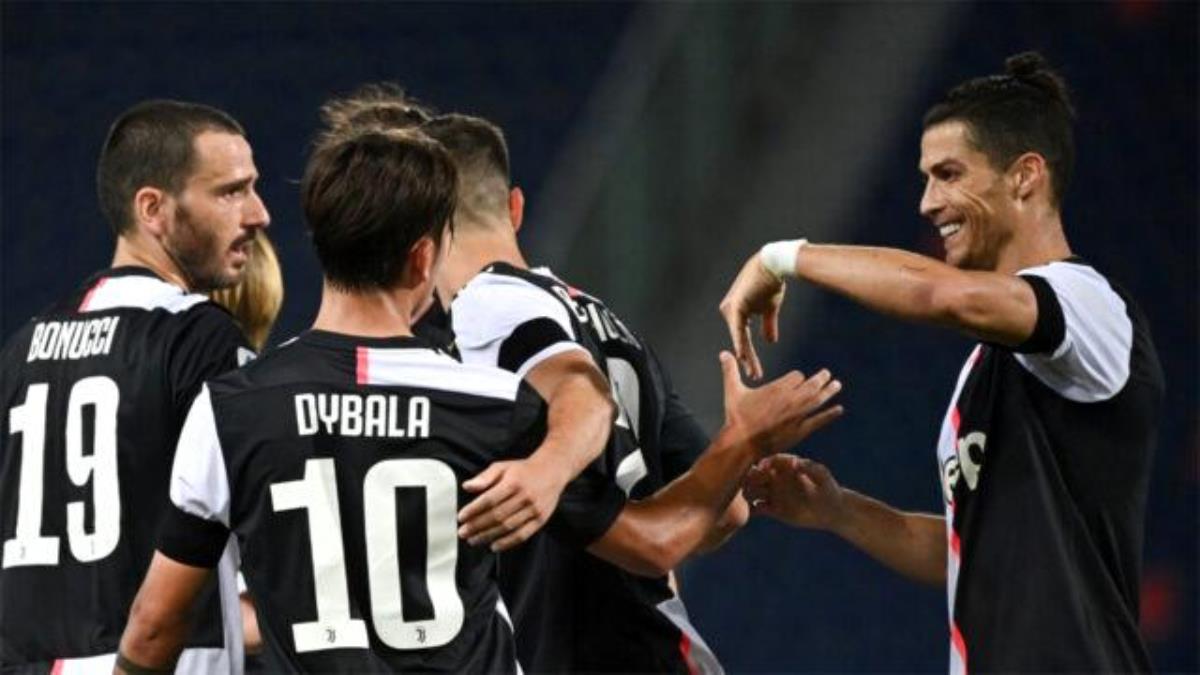 Ronaldo’nun deprem için bağışladığı formalar satıldı!
