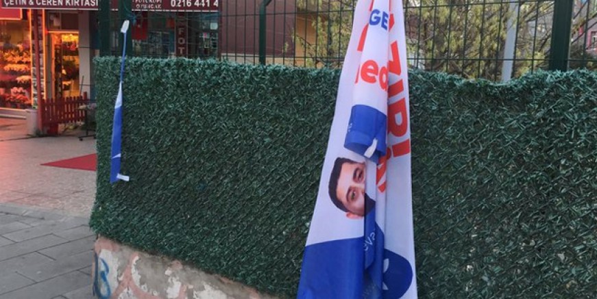 DEVA’nın Maltepe’deki afişlerine saldırı!