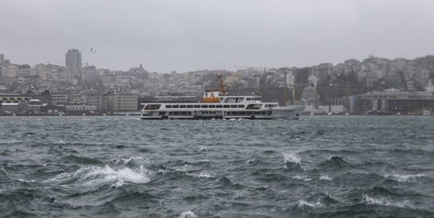 İstanbul’da vapur seferlerine lodos engeli