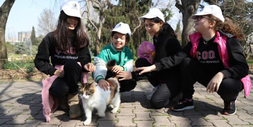 Kartal Belediyesi depremzede öğrencilere moral aşıladı