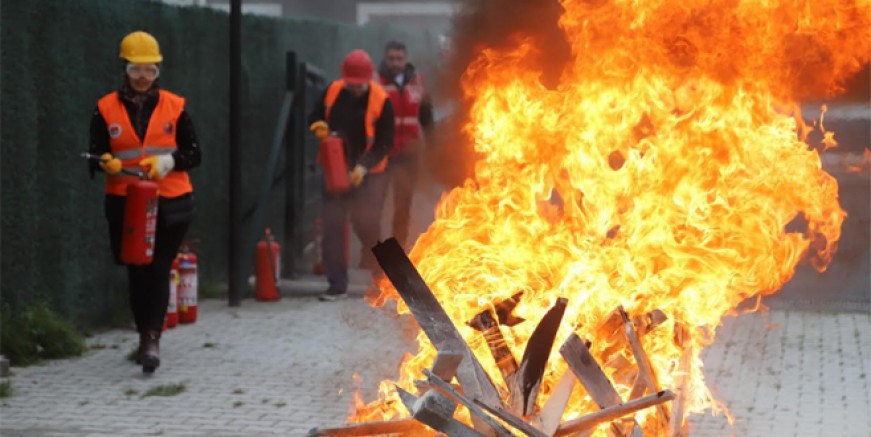 Kartal Belediyesi personeline olası afet eğitimi